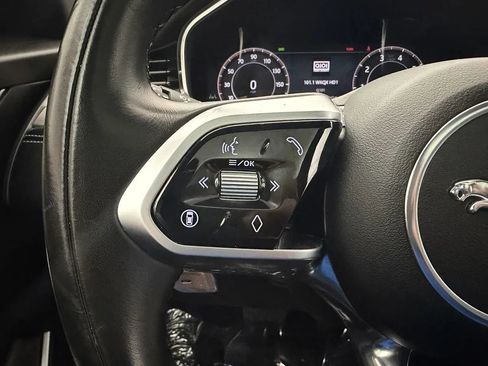 Used 2025 Jaguar F-PACE R-Dynamic S AWD/4WD image 17