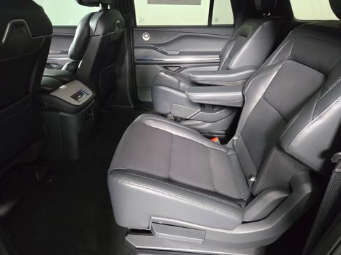 New 2026 Lincoln Navigator L Reserve w/ Jet Appearance Package AWD/4WD image 14