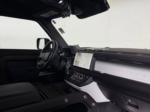 Certified 2024 Land Rover Defender 110 SE image 22
