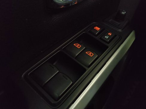 Used 2019 Nissan Titan SV RWD image 27