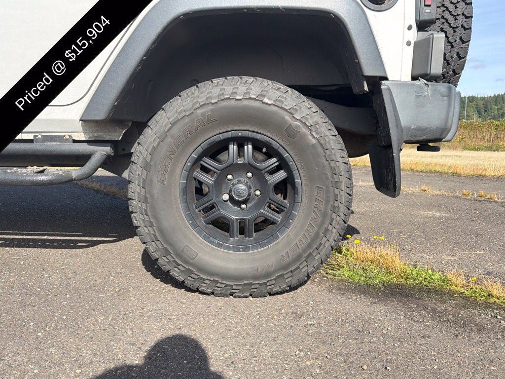 Used 2017 Jeep Wrangler Unlimited Sport w/ Power Convenience Group AWD/4WD image 4