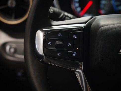 Used 2023 Chevrolet Blazer Premier image 17