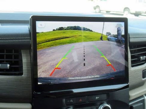 Used 2024 Ford Expedition Limited image 23