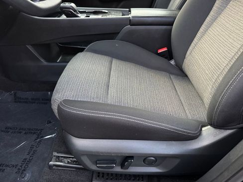 Used 2023 Nissan Rogue SV image 35