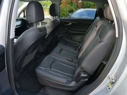 Used 2021 Audi Q7 3.0T Premium Plus image 30