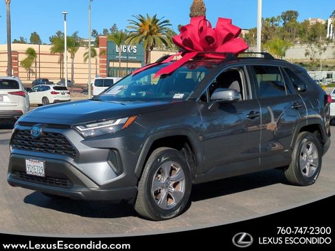 Used 2023 Toyota RAV4 XLE image 1