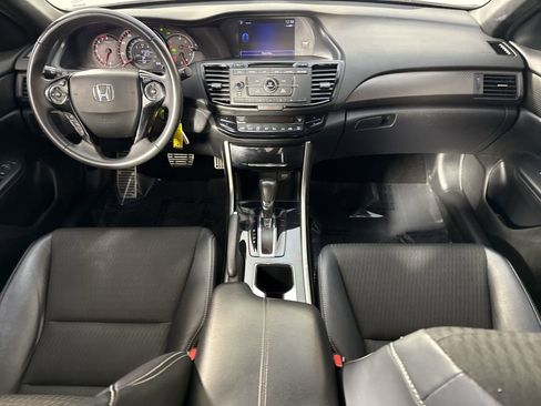 Used 2017 Honda Accord Sport image 24