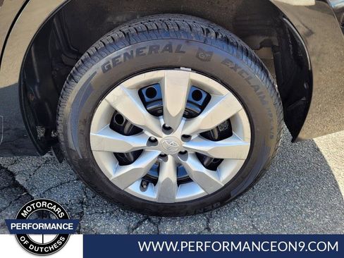 Used 2016 Toyota Corolla LE image 11