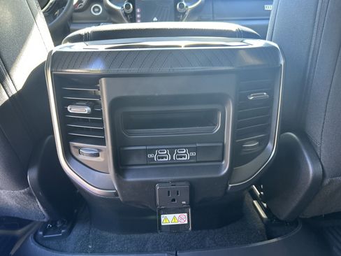 New 2026 RAM 1500 4x4 Crew Cab image 33