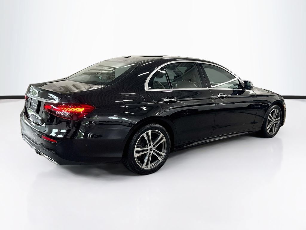 Used 2022 Mercedes-Benz E 350 4MATIC Sedan image 5