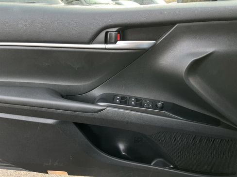 Used 2018 Toyota Camry L image 22
