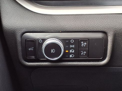 Used 2023 Ford Explorer XLT w/ Equipment Group 202A AWD/4WD image 24