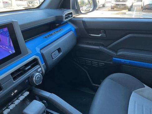 Used 2025 Toyota Tacoma TRD Off-Road image 33