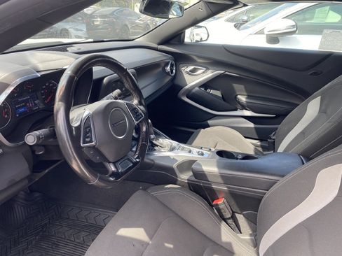 Used 2019 Chevrolet Camaro LT RWD image 9