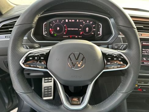 Certified 2024 Volkswagen Tiguan SEL R-Line image 18