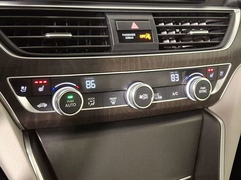 Used 2018 Honda Accord Touring image 18