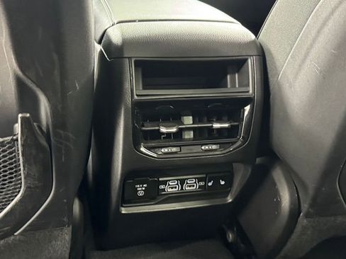 Used 2023 Jeep Grand Cherokee Limited w/ Black Appearance Package AWD/4WD image 36