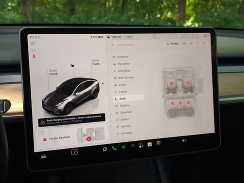 Used 2025 Tesla Model Y Long Range RWD image 39