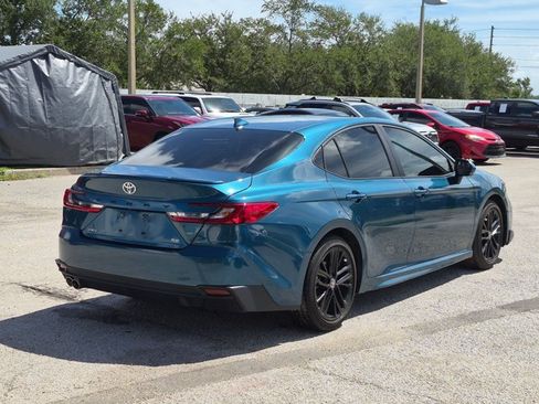 Used 2025 Toyota Camry SE w/ Convenience Package FWD image 5