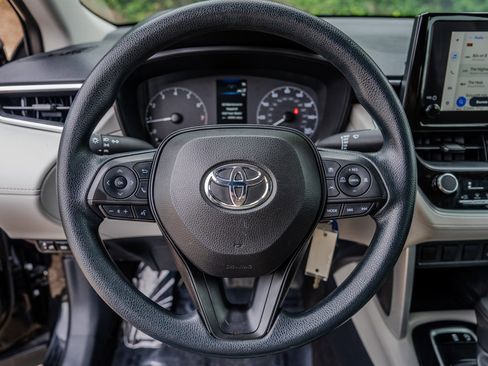 Used 2023 Toyota Corolla Cross L FWD image 15