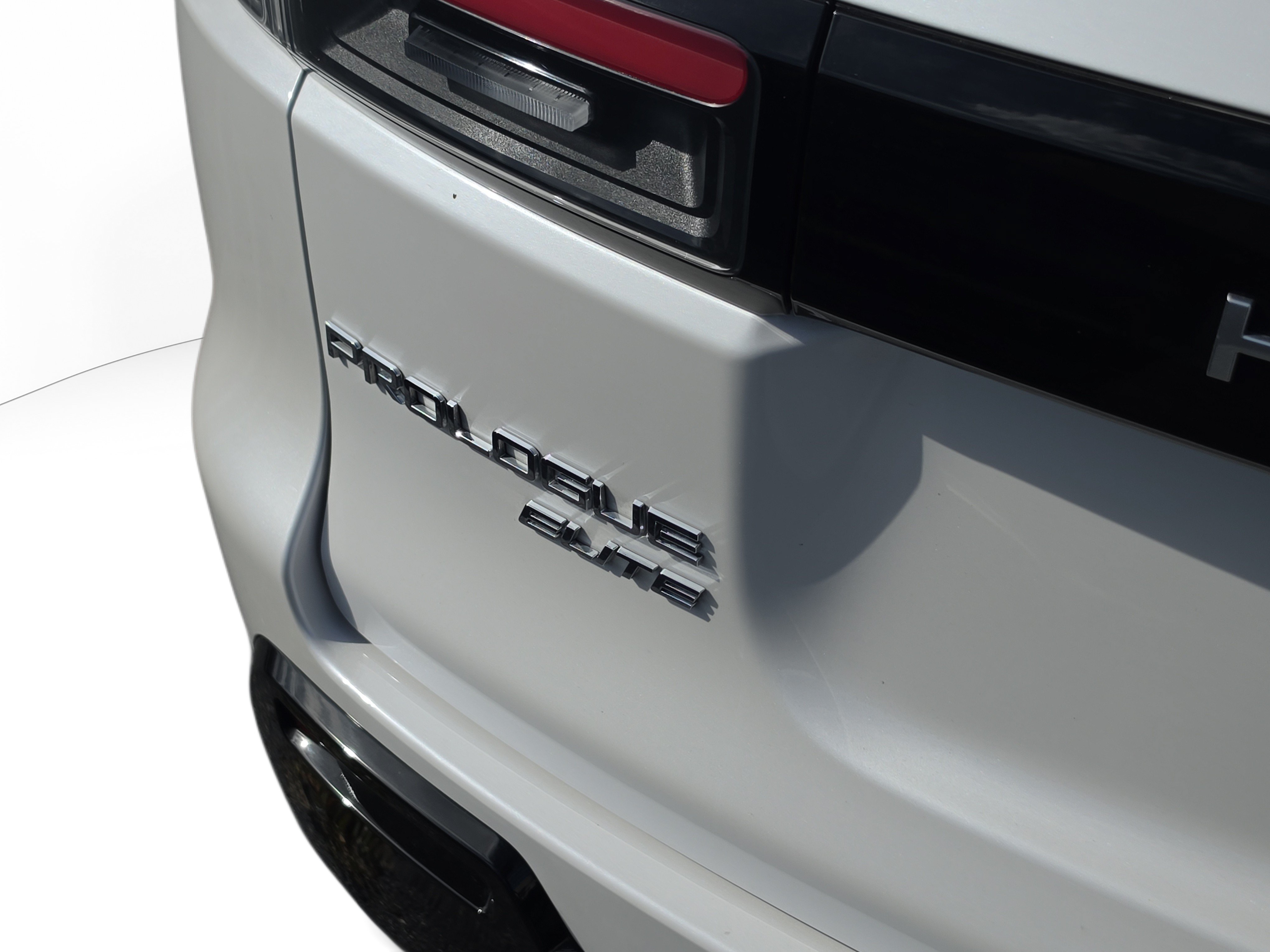 Used 2025 Honda Prologue Elite image 8