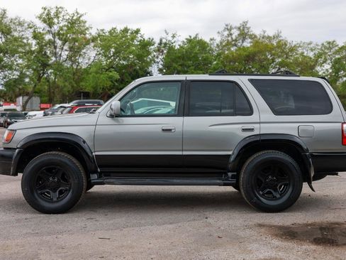 Used 2001 Toyota 4Runner SR5 image 3
