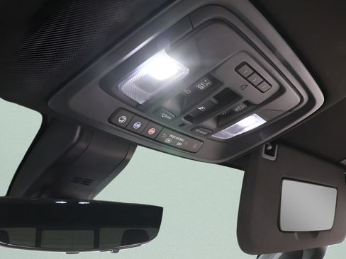 Used 2021 Chevrolet Silverado 1500 High Country w/ Technology Package AWD/4WD image 19