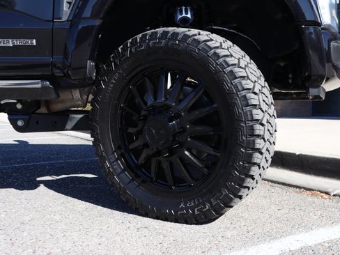 Used 2025 Ford F450 Platinum w/ FX4 Off-Road Package image 13