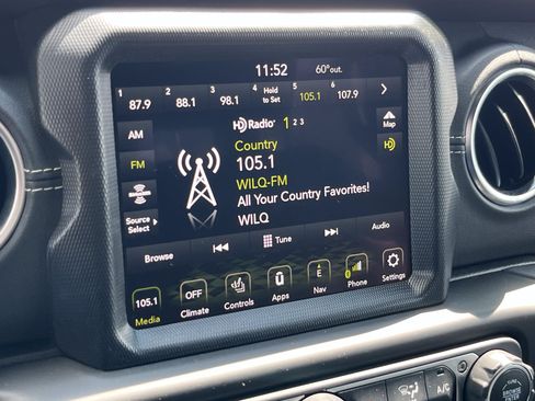 Used 2023 Jeep Wrangler Unlimited Sahara w/ Cold Weather Group AWD/4WD image 32