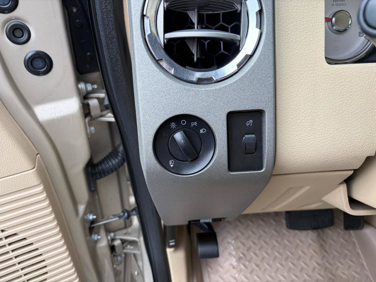 Used 2008 Ford F350 Lariat AWD/4WD image 13