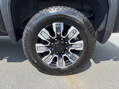 Used 2024 GMC Sierra 2500 Denali w/ Denali Reserve Package AWD/4WD image 11