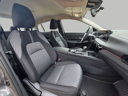 New 2026 Nissan Sentra SV w/ SV Convenience Package FWD image 9