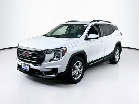 Used 2024 GMC Terrain SLE w/ Driver Convenience Package AWD/4WD image 1