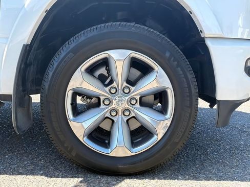 Used 2022 RAM 1500 Limited w/ Body Color Bumper Group AWD/4WD image 9