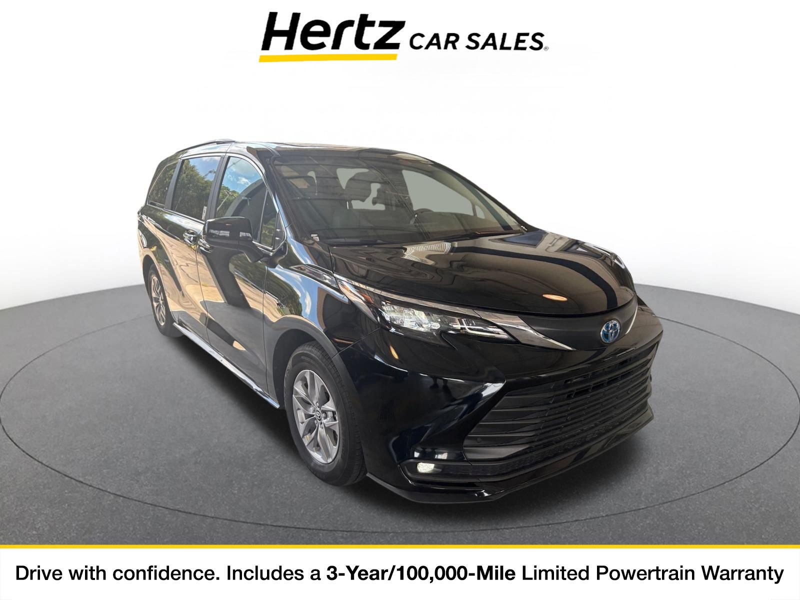 Used 2025 Toyota Sienna XLE FWD image 1