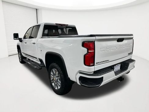 Used 2024 Chevrolet Silverado 3500 High Country w/ Technology Package AWD/4WD image 7