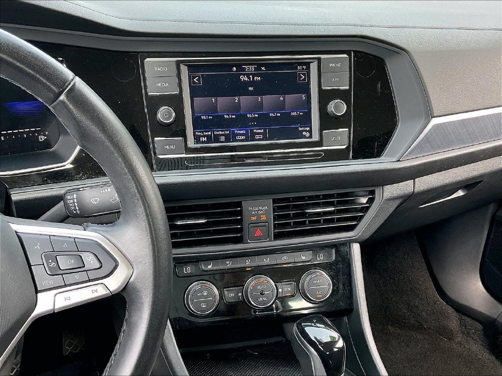 Used 2024 Volkswagen Jetta SE FWD image 17