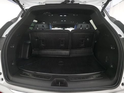 Used 2023 Buick Enclave Essence AWD/4WD image 10