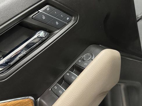 Used 2024 GMC Canyon Denali image 30