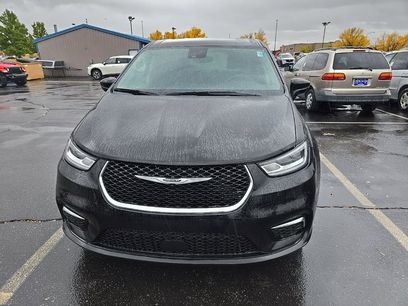 Used 2024 Chrysler Pacifica Touring-L