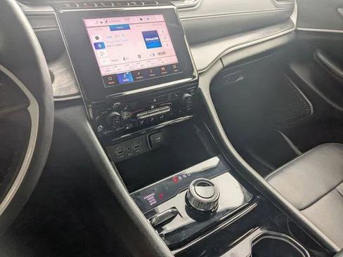 Certified 2021 Jeep Grand Cherokee L Limited image 18