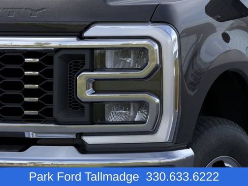 New 2026 Ford F350 4x4 Crew Cab DRW Super Duty image 18