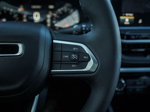 New 2026 Jeep Compass Latitude image 20