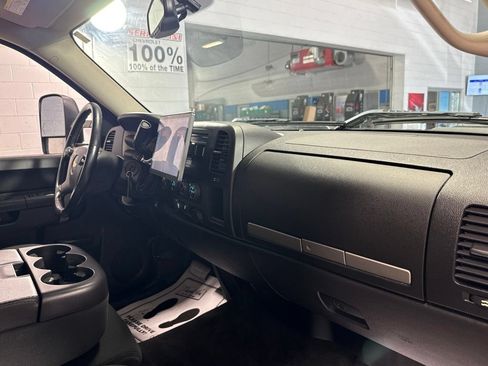 Used 2013 Chevrolet Silverado 2500 LT w/ Snow Plow Prep Package AWD/4WD image 28