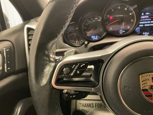 Used 2016 Porsche Cayenne AWD/4WD image 21