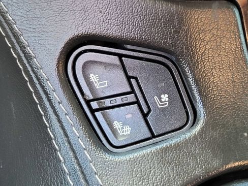 Used 2019 GMC Yukon XL Denali RWD image 22