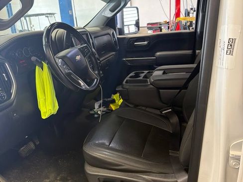 Used 2023 Chevrolet Silverado 2500 LTZ AWD/4WD image 2