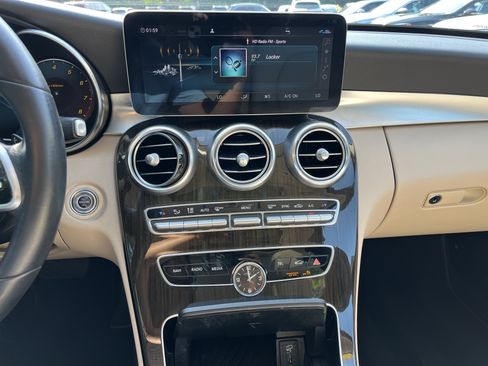 Used 2019 Mercedes-Benz C 300 Sedan image 30