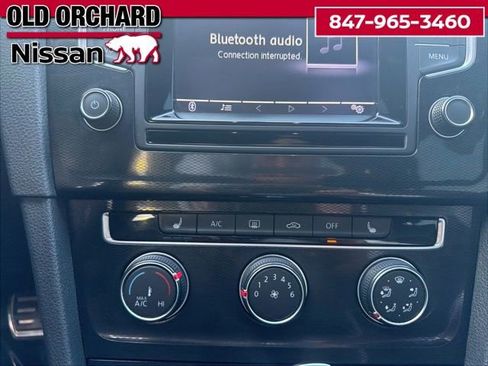 Used 2015 Volkswagen GTI SE FWD image 17