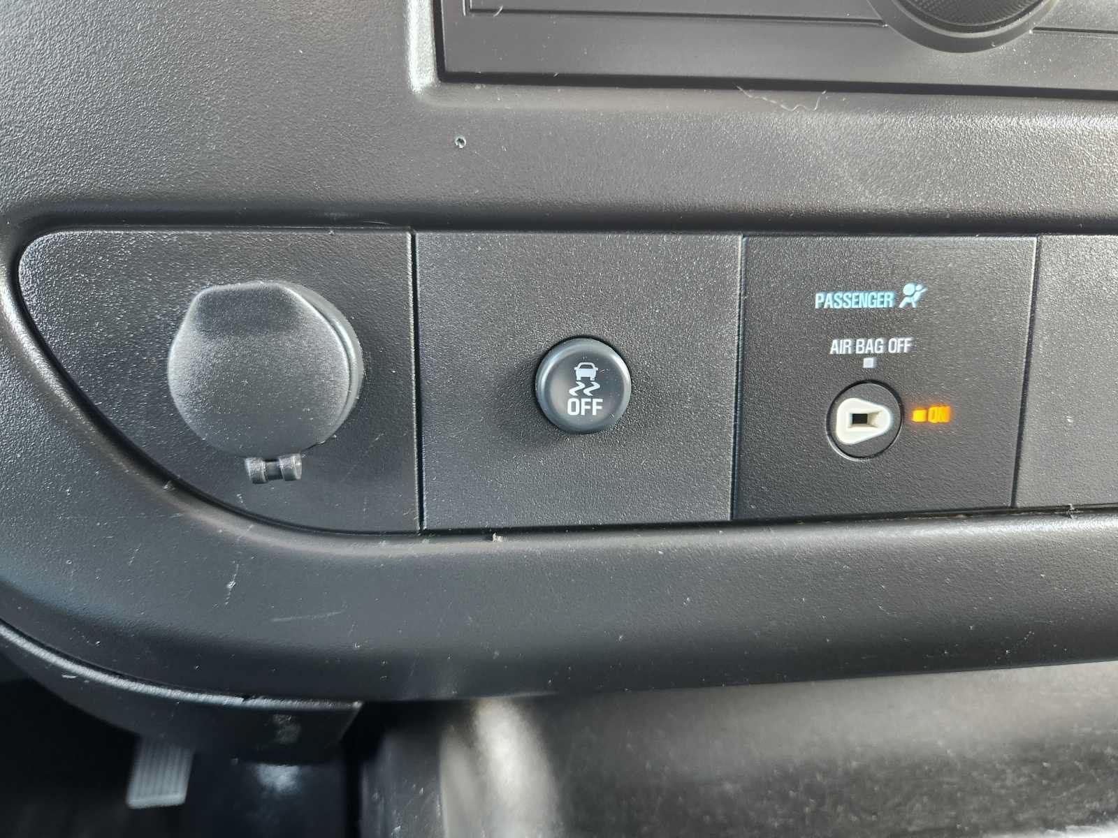 Used 2017 Chevrolet Express 2500 RWD image 22